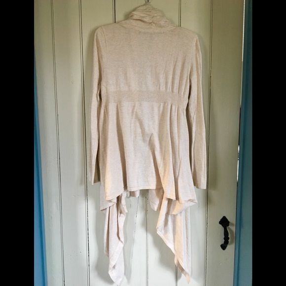 Beautiful, soft open draped Mac &Jack cardigan! - Picture 3 of 8